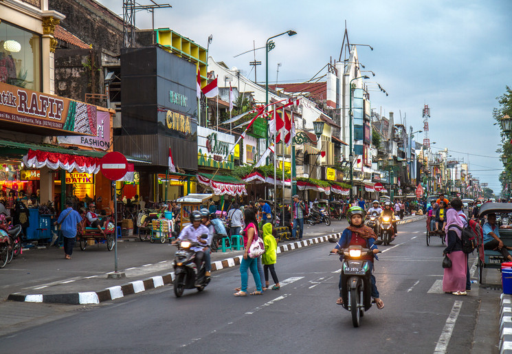 De grootste winkelstraat van Jogyakarta met leuke winkels en restaurants