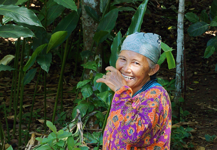 Indonesie-Java-lachende-vrouw