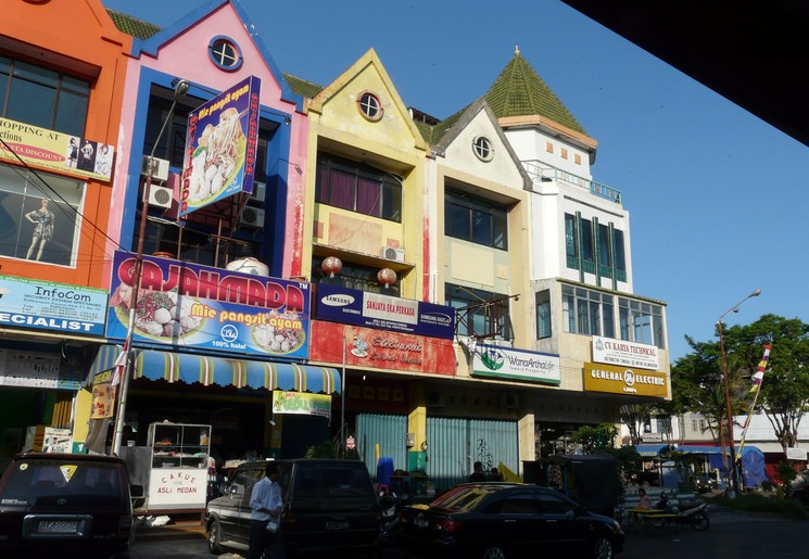 Indonesie-Kalimantan-Balikpapan-huizen