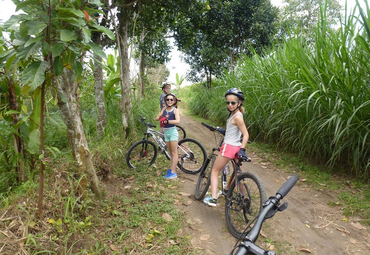 Ook voor kinderen is het leuk om te fietsen op Bali