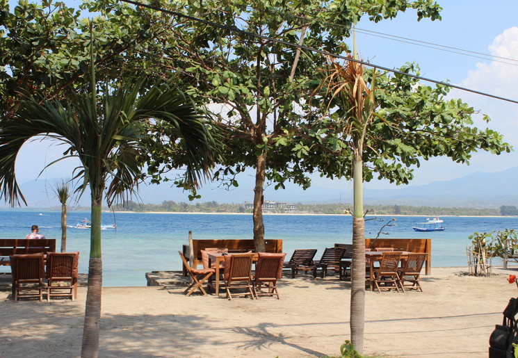 Fijne zandstranden rondom Gili Air, Indonesie