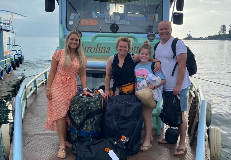 Indonesië public boat op het tobameer