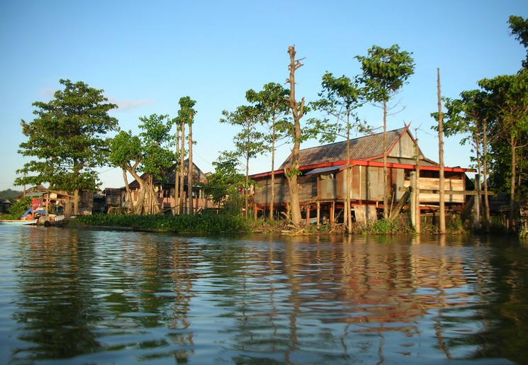 Indonesie-Sulawesi-Sengkang-water-huizen