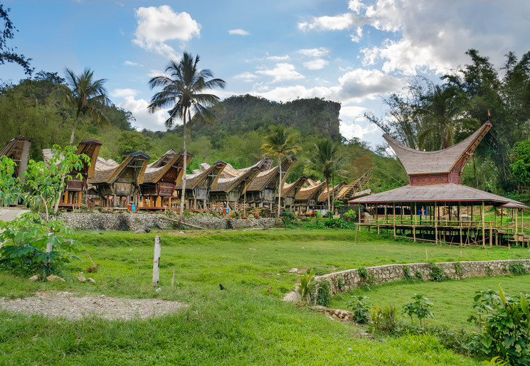 Indonesie-Sulawesi-Toraja-tongkonan-2-shutterstock_369474128(8)