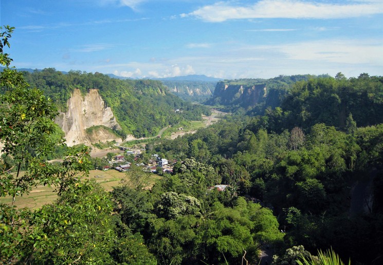 Uitzicht op de Ngaraikloof bij Bukittingi, Sumatra, Indonesië