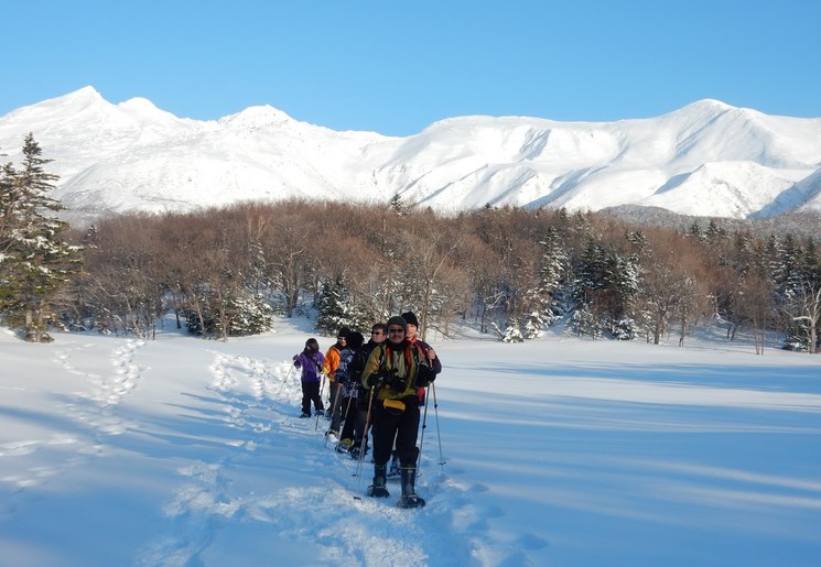 Wandelen in de sneeuw in Japan