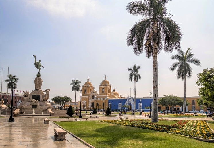 Katedraal Plaza deArmas-Trujillo in Peru