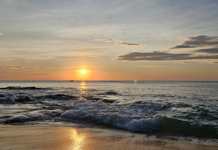 Zonsondergang bij Khao Lak, Thailand
