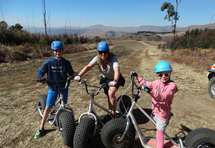 Kinderen op de step in Zuid-Afrika