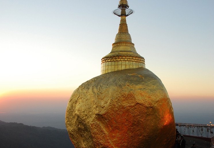 Kyaikthiyo-goudenrots3(8)