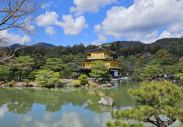 Kinkaku-ji tempel bij Kyoto in Japan