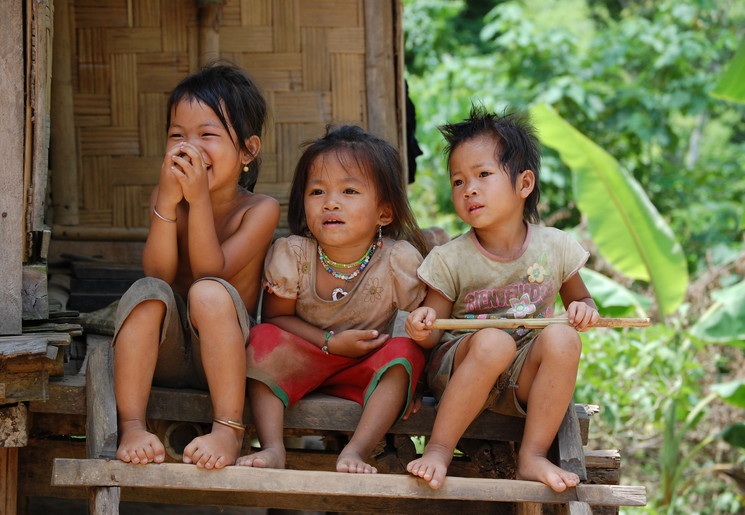 Lachende kinderen in Laos