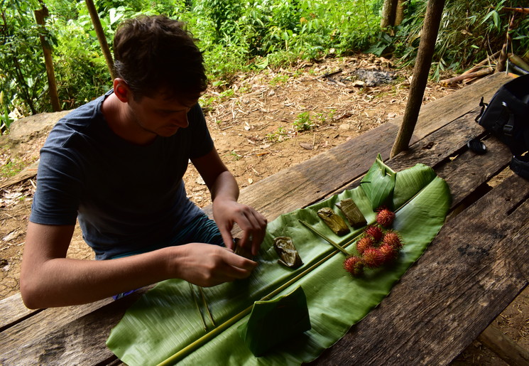 Lunchen aan de top van de 100 Waterfalls, Nong Khiow - Laos