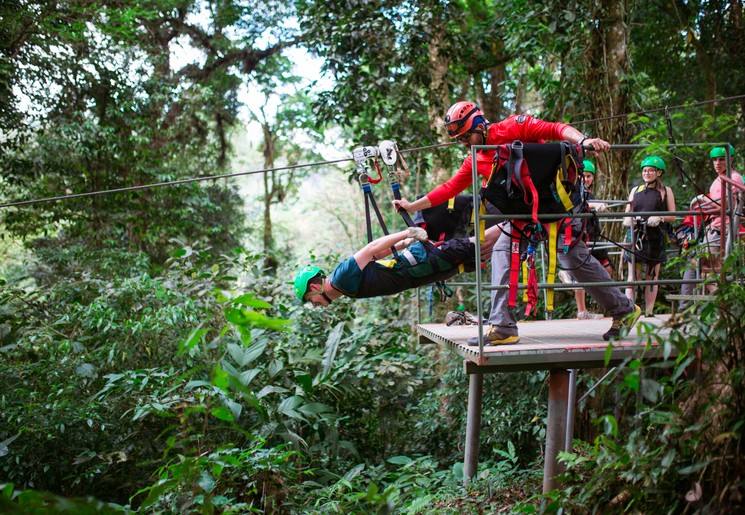 Canopy tour met uitzicht op de Arenal vulkaan