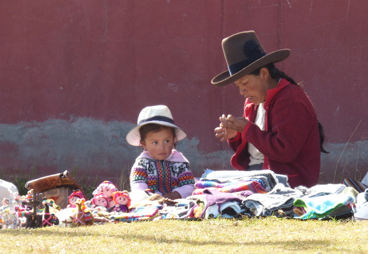Local-met-kind-bij-Cuzco(6)