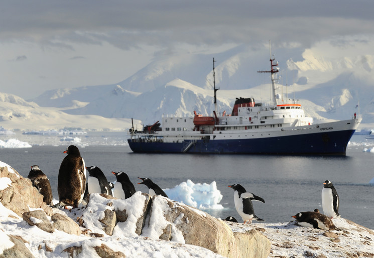 Lopez-Tapia-FOLLETO, Antarctica cruise