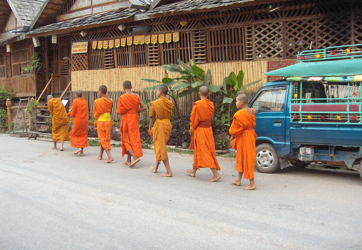 Luang-Prabang-Monniken-Offer_1_412163
