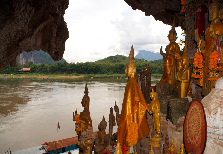 Het uitzicht vanuit de Pak Ou caves