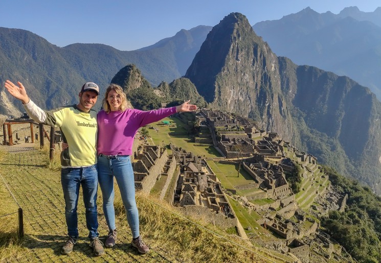 Maaike en Otto bij de Machu Picchu