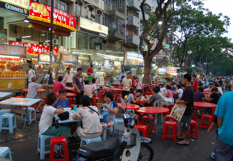 Eten op straat in Kuala Lumpur