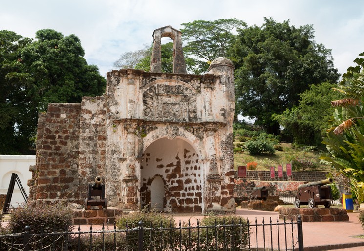 Maleisie-Melaka-leuk-aan-de-rivier-met-bootje