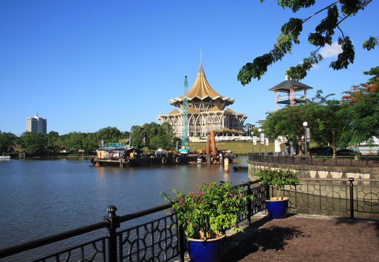 Maleisie-Sarawak-Kuching-parlementsgebouw_3_249177