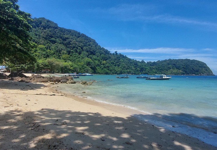 Het is genieten van het mooie weer in Maleisie