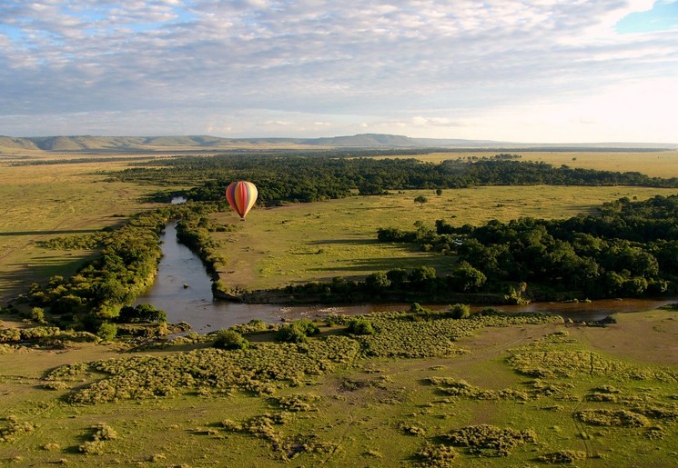 Vlieg boven het Masai Mara reservaat, Kenia