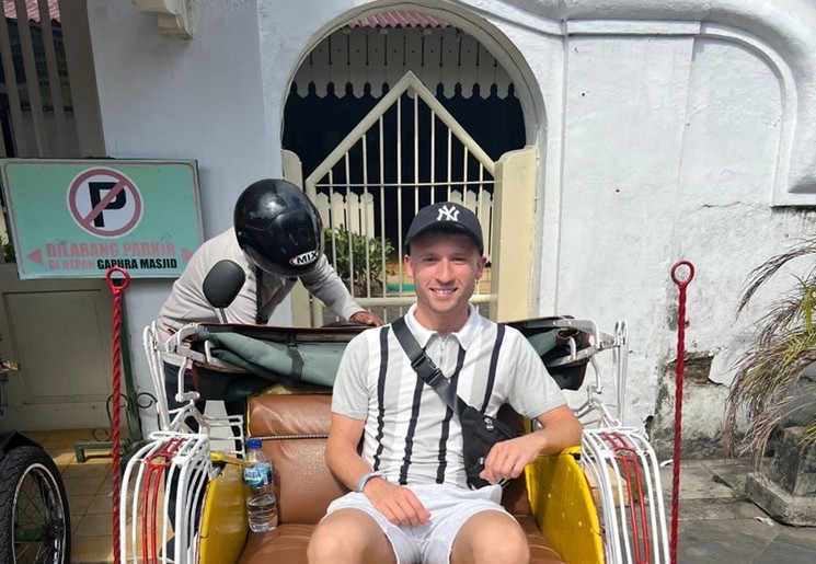 Medewerker-Barry-indonesië