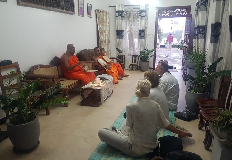 Bezoek aan de monniken