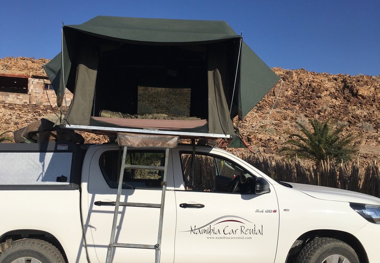 Avontuurlijk reizen met daktent op de auto