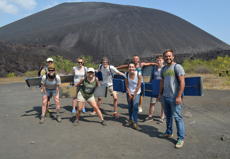 Nicaragua-Leon-Sandboarden1_1_388653