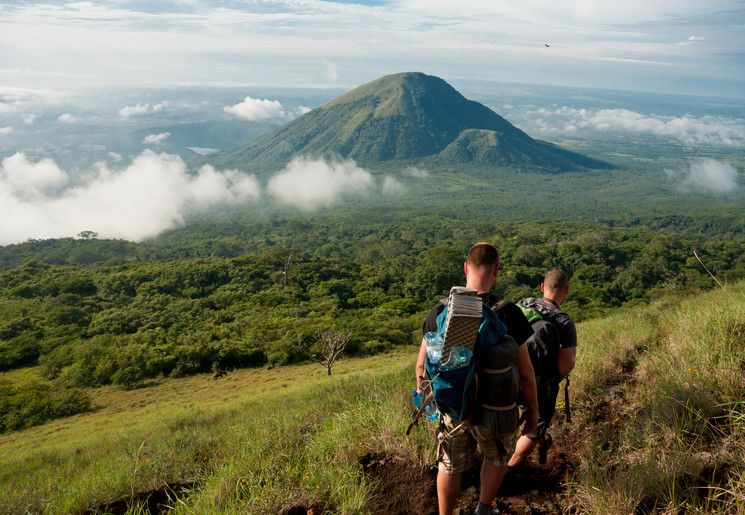 Hike over el Hoyo vulkaan in Nicaragua