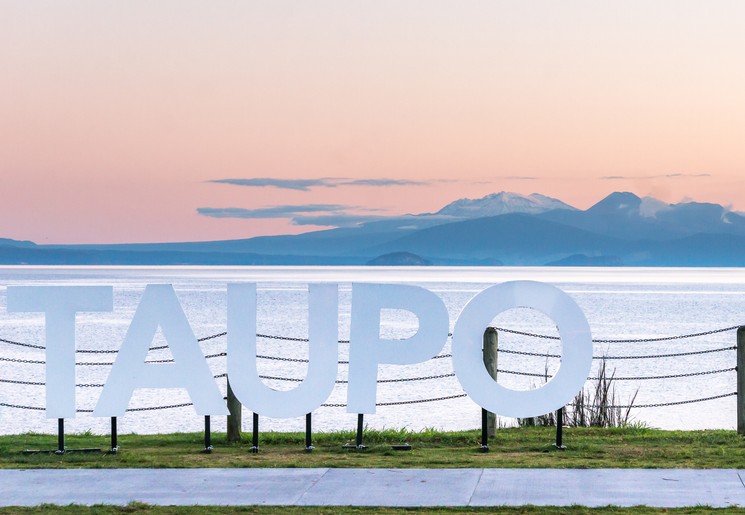 Nieuw-Zeeland-Noordereiland-Taupo-Lake