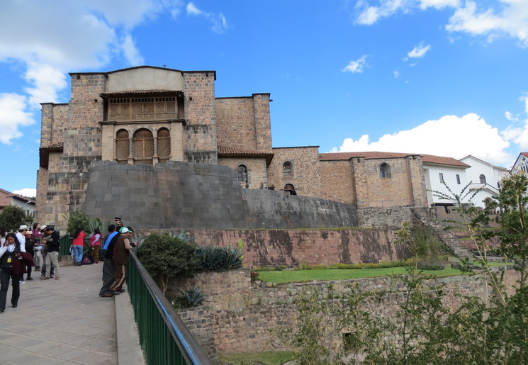 Oude-gebouwen-bezichtigen-in-Cuzco(12)