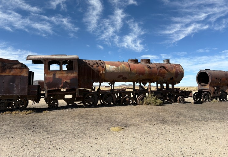 Eén van de bezienswaardigheden van Bolivia: het treinenkerkhof van Salar de Uyuni