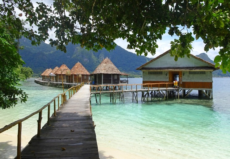 Ora Beach op Sawai (seram) de Molukken, Indonesië