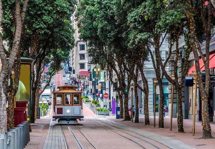 Cable car in de straten van San Francisco, USA