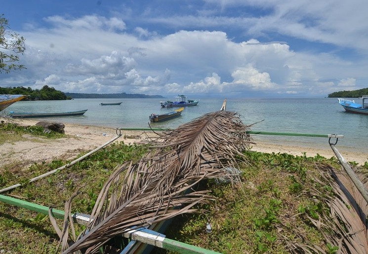 Saparua-NusaLaut-strand(13)