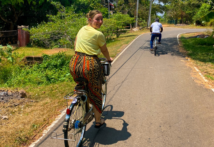 Fietsen langs de tempels in Anuradhapura