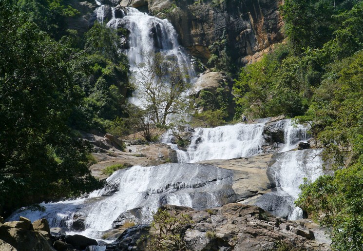 Het natuurwonder Ravana Waterval in Ella, Sri Lanka