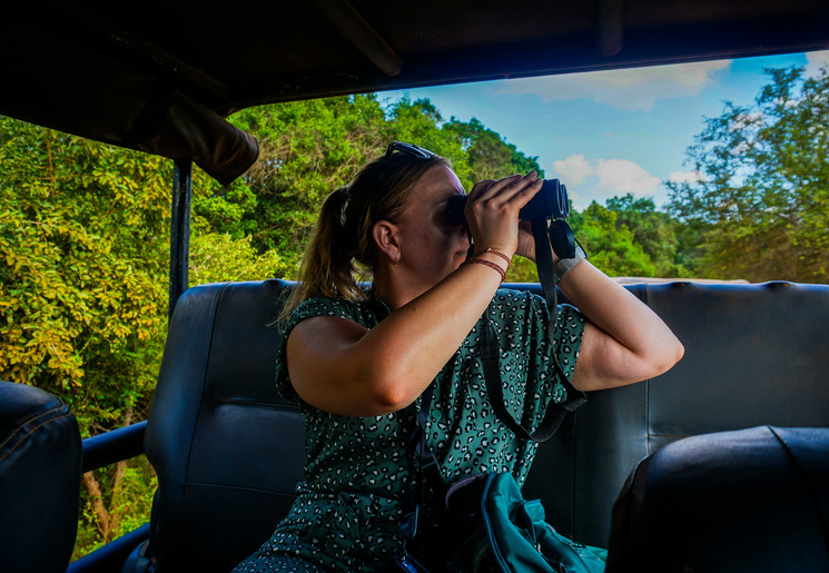Rowan op safari in Wilpattu NP, Sri Lanka