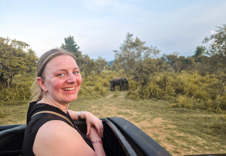Vanuit de jeep olifanten spotten bij Wilpattu