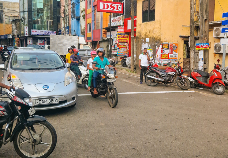 Het straatbeeld in Sri Lanka