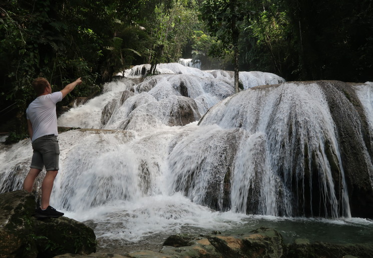 Sulawesi-Tentena-Waterval