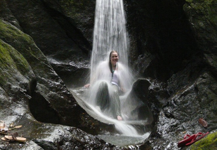 Waterval bij Tangkahan na het tuben