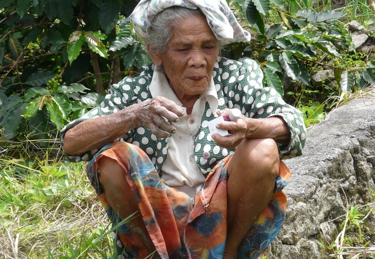 Sumatra-Tobameer-lokale vrouw_2