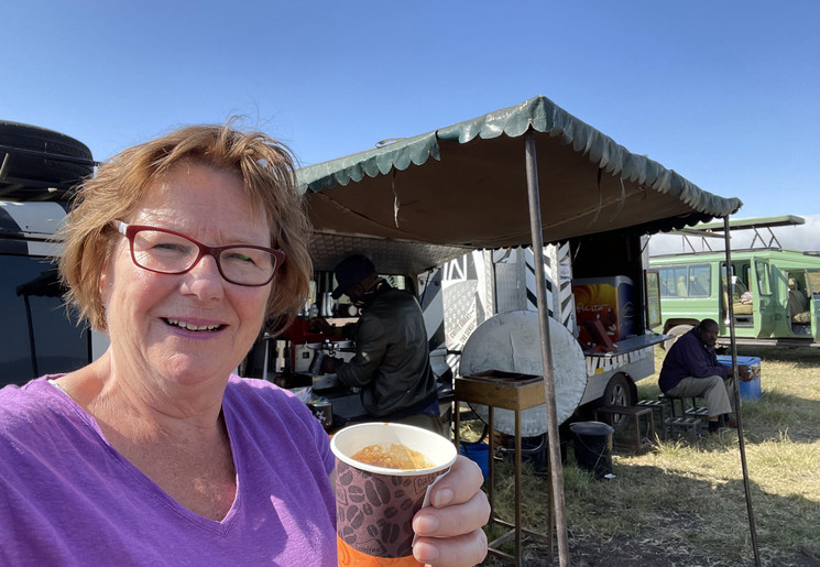 Een kopje koffie in de Ngorongoro krater Een kopje koffie in de Ngorongoro krater