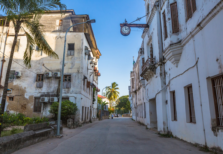 Wandelen door de straten van Stone Town in Zanzibar Wandelen door de straten van Stone Town in Zanzibar