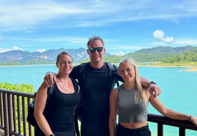 Christel en gezin in Thailand